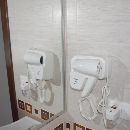 Iznájar Suites *